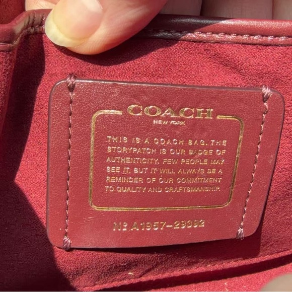EUC Coach Parker 18 With Star Souvenir Pin 29392 - Picture 10 of 12